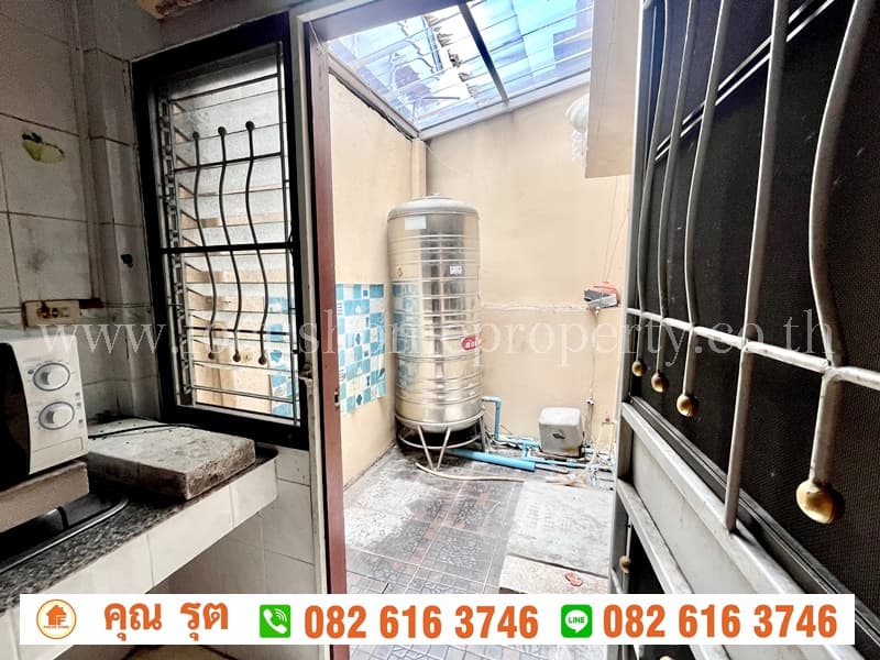 ขาย ทาวน์เฮาส์ 2 ชั้น หมู่บ้าน วรารักษ์ รังสิต-คลอง3